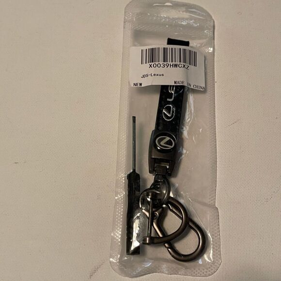 Lexus Logo Key Fob Keychain in Black and Silver Leather NWT - Picture 4 of 4
